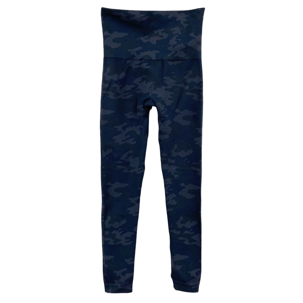 SPANX Compression Cropped Leggings Look At Me Now Seamless Camo Print